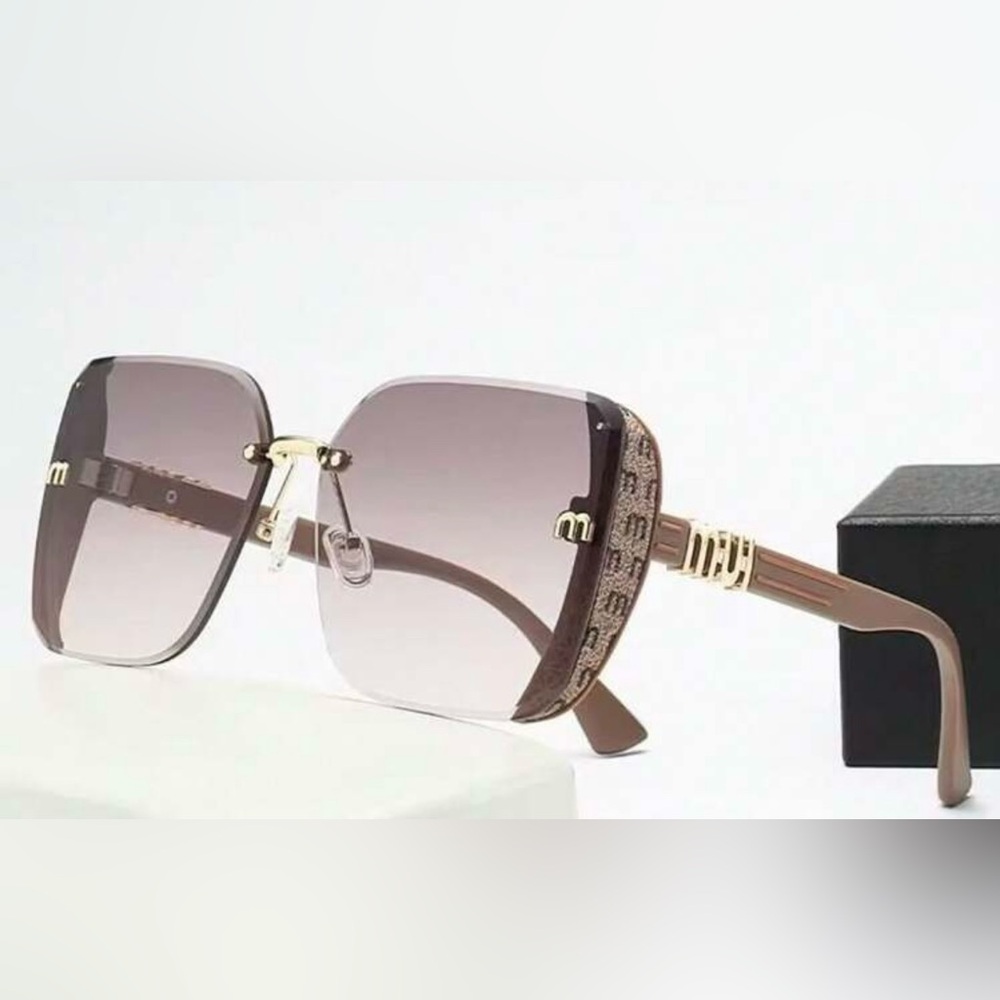 Luxury Oversized Square Sunglasses for Women – Gradient Brown Shades, Elegant.